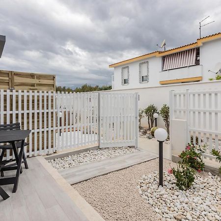 Pula Comfy Apartment W/ Private Parking Exterior foto